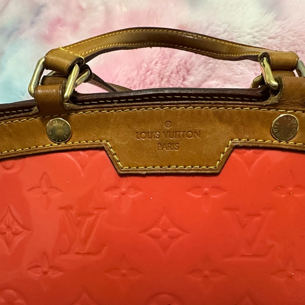 Louis Vuitton Vernis Coral Bag - Picture 6 of 10